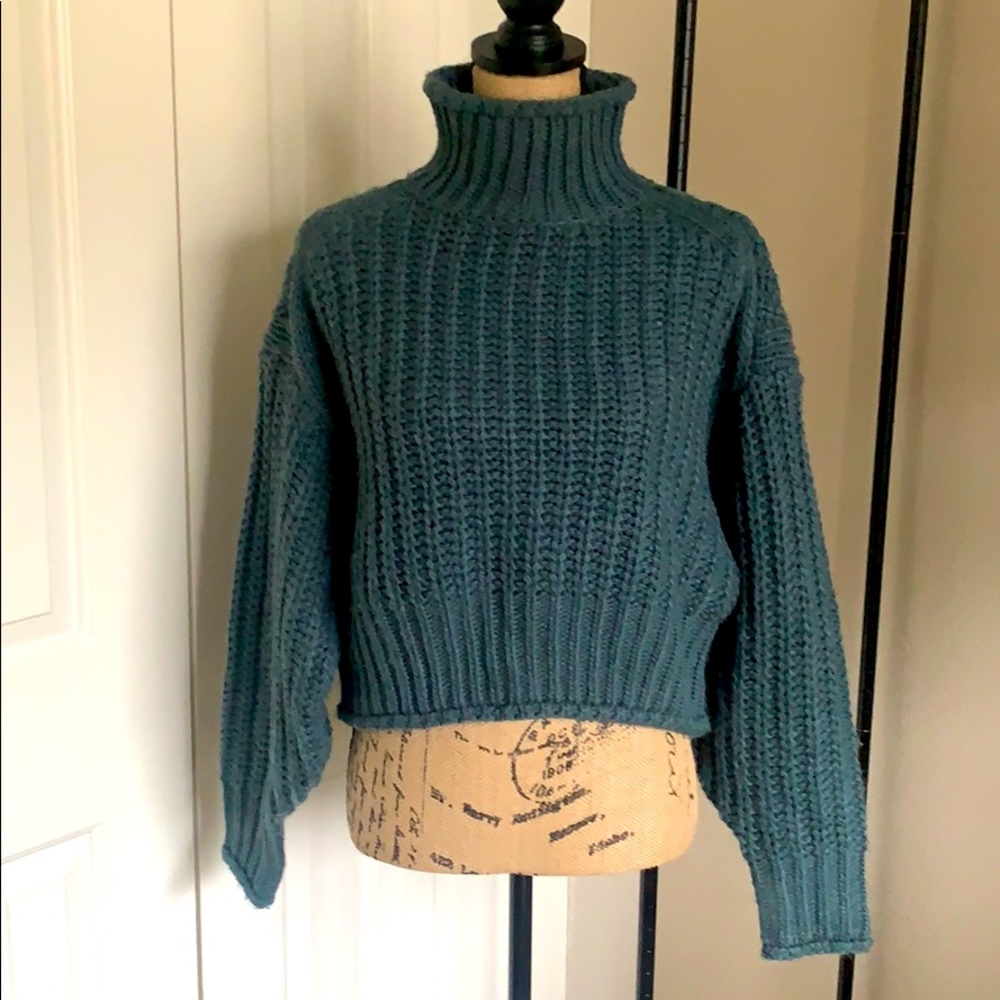 H&M Green Turtleneck Sweater Size XS